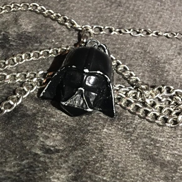 ⭐👽StarWars: Silver Chain Darth Vader Necklace - Picture 1 of 2
